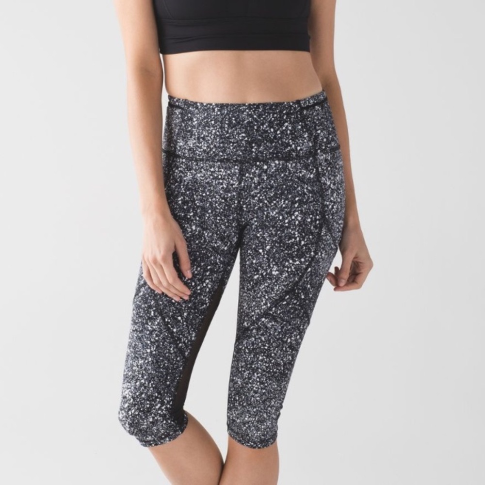 Lululemon Outrun 17” Crop Splatter White and Black Legging
